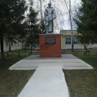 Памятник  воинам, погибшим в ВОВ 1941-1945гг. c Парапино